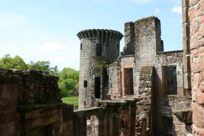 caerlaverock castle