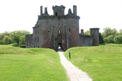 caerlaverock castle