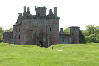 caerlaverock castle