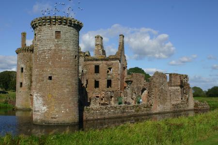caerlaverock castle