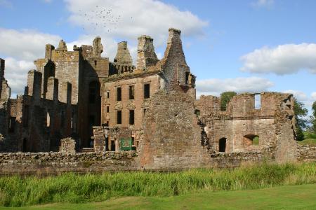 caerlaverock castle