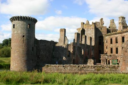 caerlaverock castle