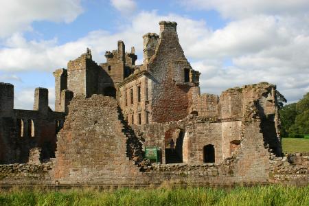 caerlaverock castle