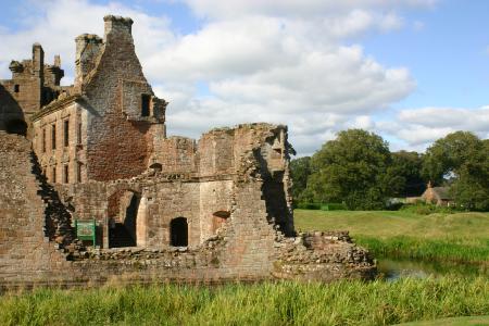 caerlaverock castle