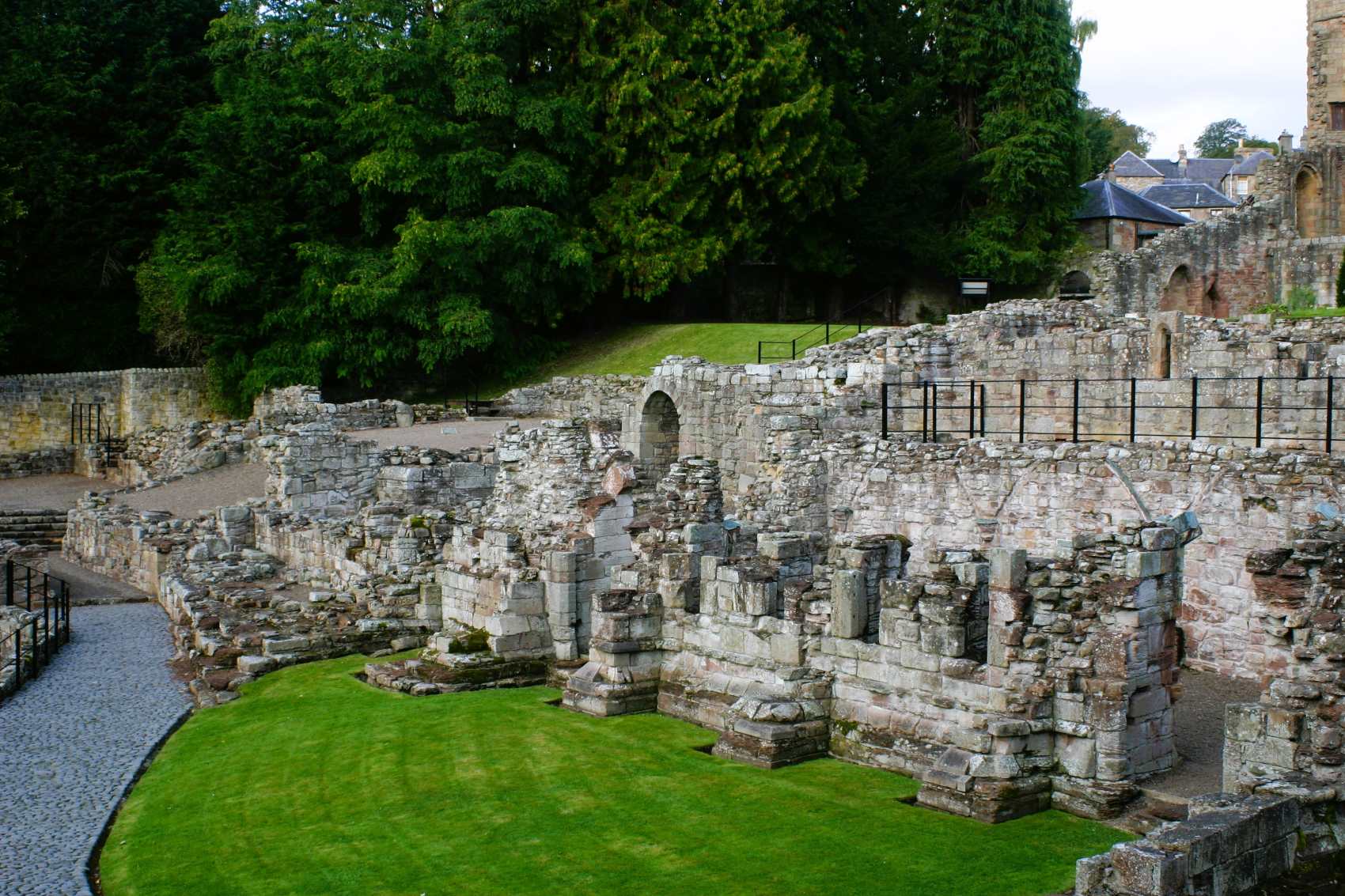 jedburgh abbey 